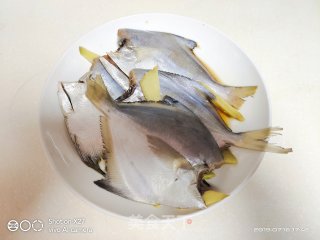 Braised White Pomfret in Oil recipe