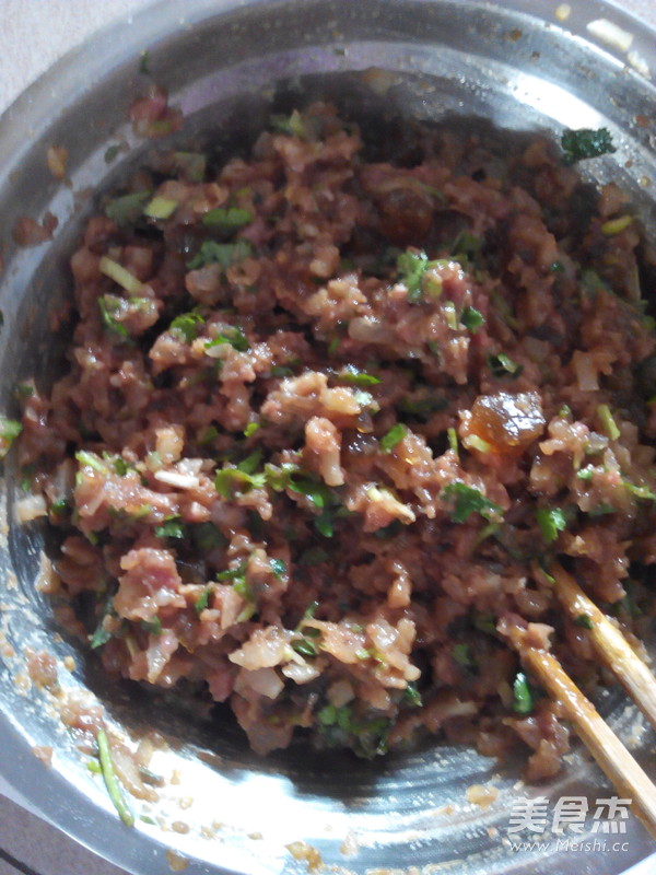 Steamed Dumplings with Beef and Radish recipe