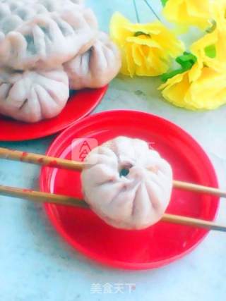 Purple Sweet Potato and Leek Minced Buns recipe