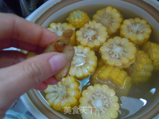 Golden Yellow Autumn-------corn Bone Soup recipe