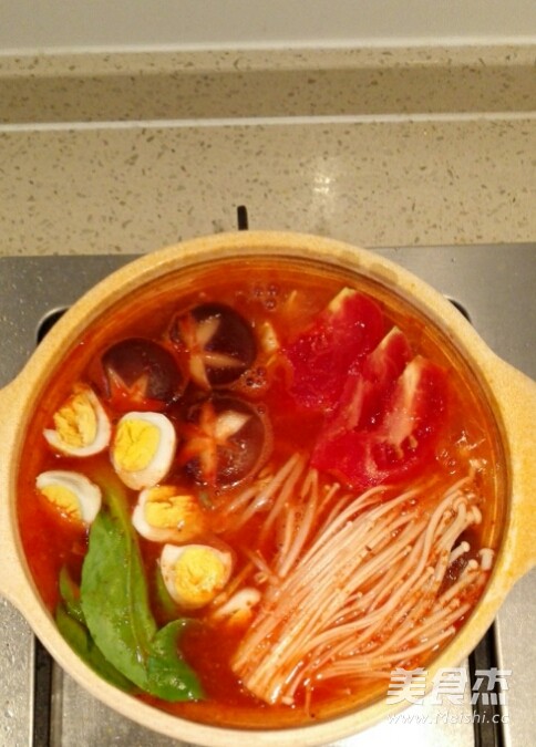 Red Sour Soup Long Li Fish Hot Pot recipe
