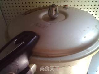Soy Pork Trotters in Clay Pot recipe