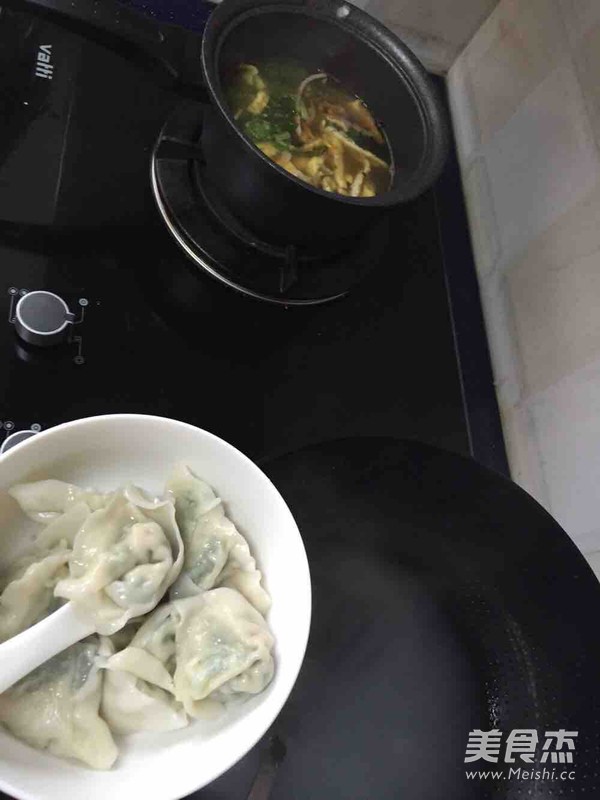 Chrysanthemum Chicken Wonton recipe