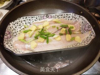 Salt-steamed Boneless Three Teeth Fish recipe