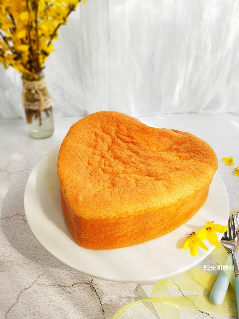 Heart-shaped Sponge Cake (8 Inches)