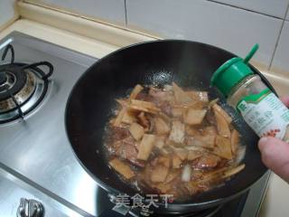 Hangzhou's Famous Dish "roasted Pork with Bamboo Shoots" recipe