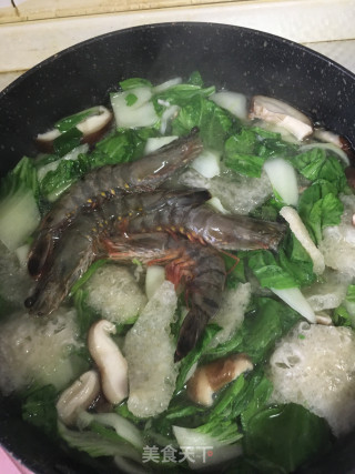 Shrimp and Sea Cucumber Noodles recipe