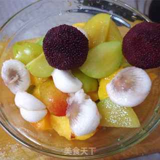 Yogurt Mixed with Seasonal Fruits recipe