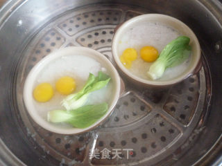 Steamed Meat Cake with Quail Eggs recipe