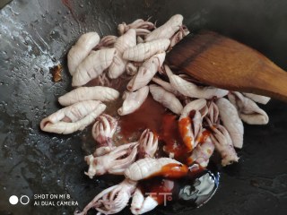 Stir-fried Squid with Meat, Meat and Vegetables recipe