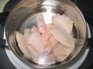 Grilled Chicken Wings with Agaricus recipe