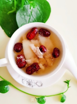 Stewed Pork Slices with Red Dates and Pears recipe