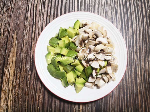 Chicken Pasta with Pumpkin Sauce and Avocado recipe