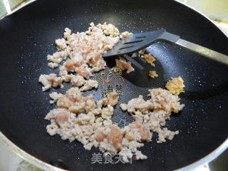 Tofu with Basil, Tomato and Minced Meat recipe