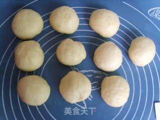 Super Soft-milk Fragrant Small Row Buns recipe