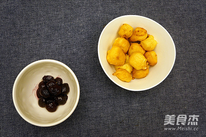 Fried Brie with Spiced Cherries recipe