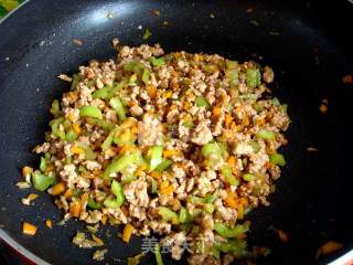 #aca婚纱明星大赛# Roasted Pork Roll with Green Pepper recipe