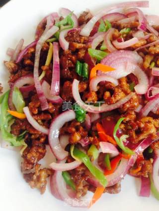 Stir-fried Shredded Beef with Onion recipe