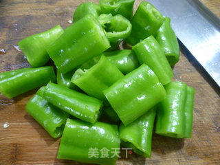 Huayu'er's Home-cooked Side Dish~~~~~~ Black Fungus Roasted Tiger Skin Pepper recipe