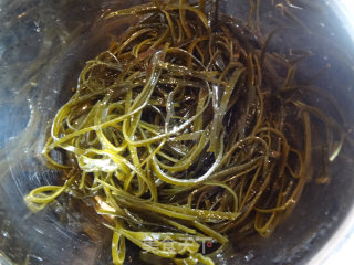 Hot and Sour Kelp Shreds recipe