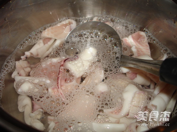 Stir-fried Squid with Leek Moss and Clean Up recipe