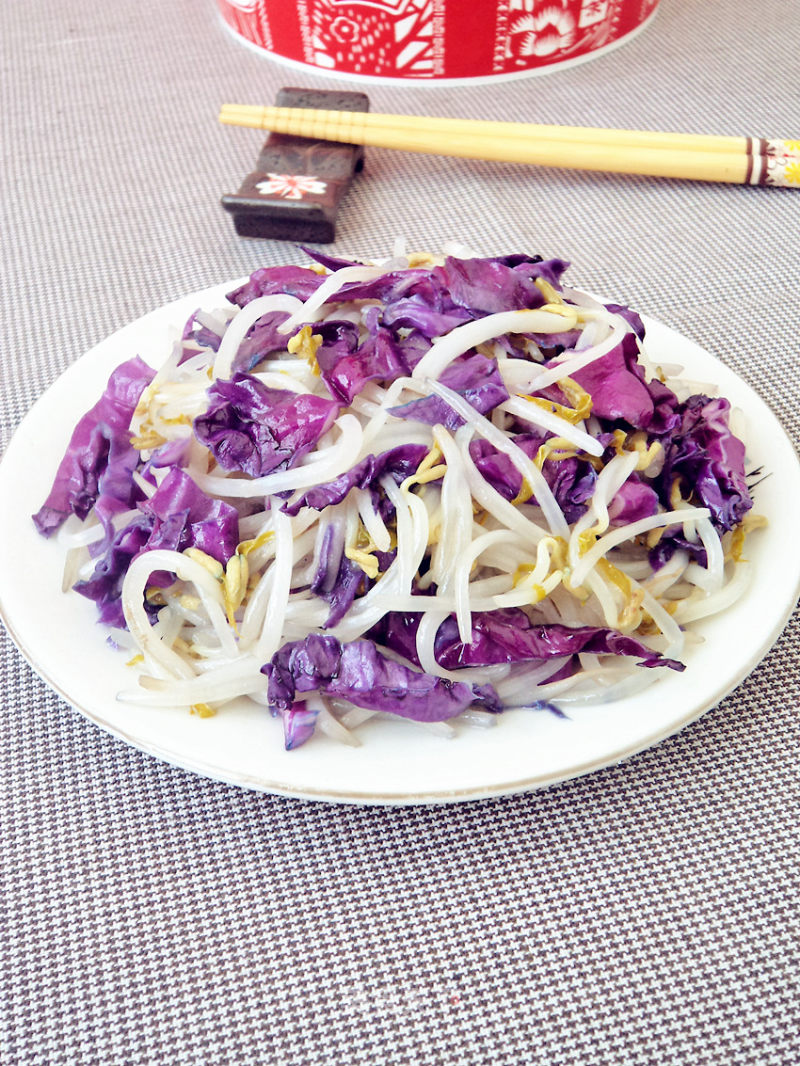 Purple Cabbage Fried with Silver Buds recipe