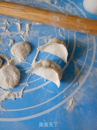 Binghua Fried Dumplings (mushroom and Pork Stuffing) recipe