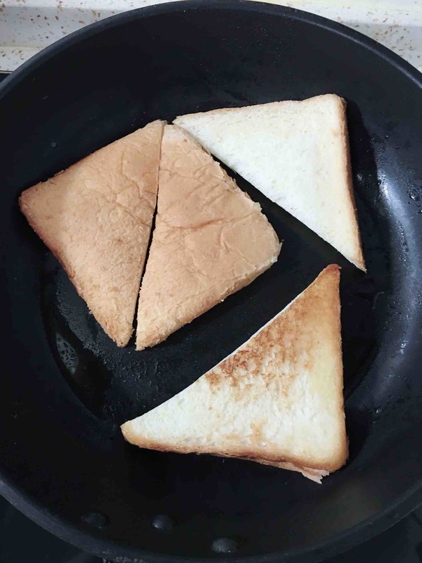 Bread Slices with Guacamole recipe