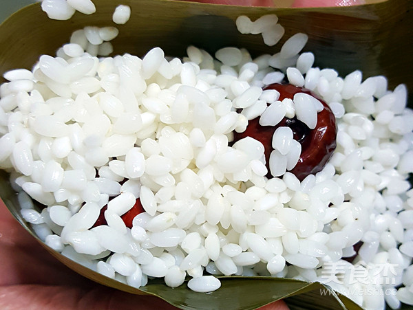 Traditional Jiangmi Red Date Zongzi recipe