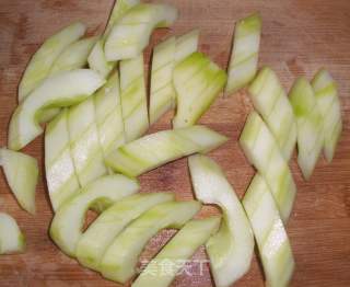 Shredded Chicken Cucumber Soup recipe