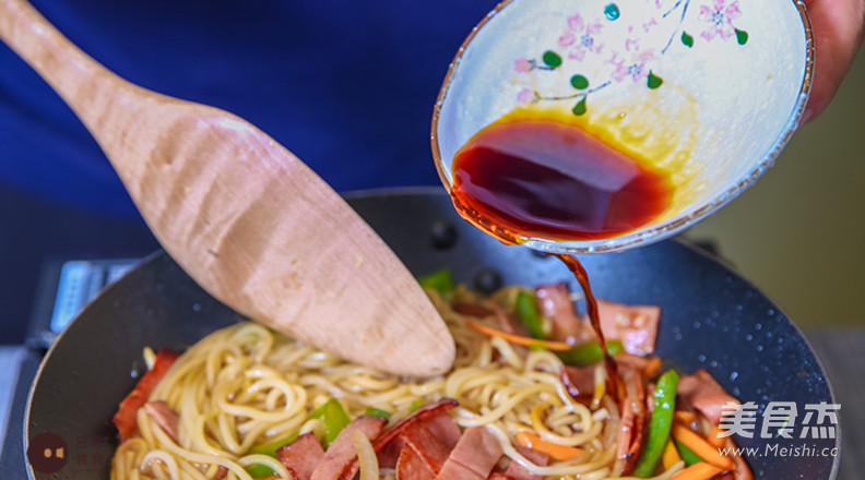 June Fresh Soy Sauce Fried Noodles recipe