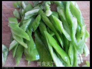 Home-style Stir-fry-green Pepper and Carrot Shreds recipe