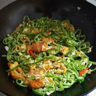 Scrambled Eggs with Green Peppers recipe