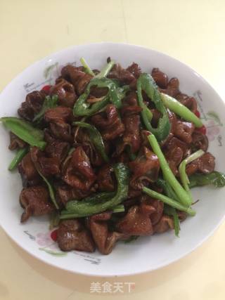 Stir-fried Pork Intestines with Hot Peppers recipe