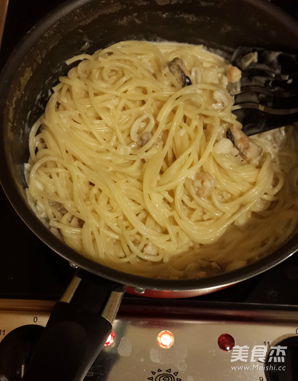 Creamy Seafood Pasta recipe