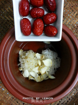 Beautiful Stunner-white Fungus and Red Jujube Soup recipe