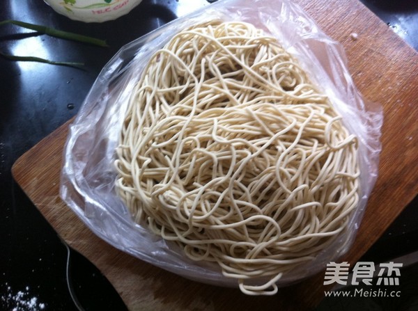 Hot Noodles with Sesame Paste recipe