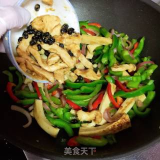 Stir-fried Chicken with Seasoned Peppers recipe