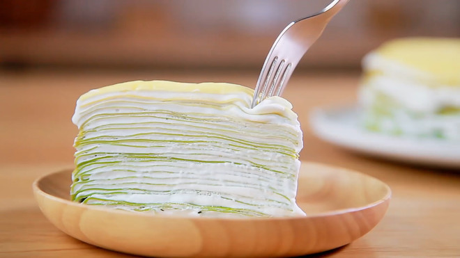 Learn to Make Lady M's 24-layer Ultra-thin Gradient Matcha Mille Cake recipe