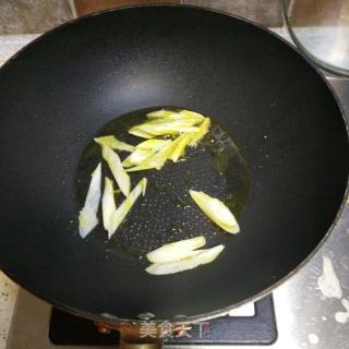 Stir Fried Fungus with Kale recipe