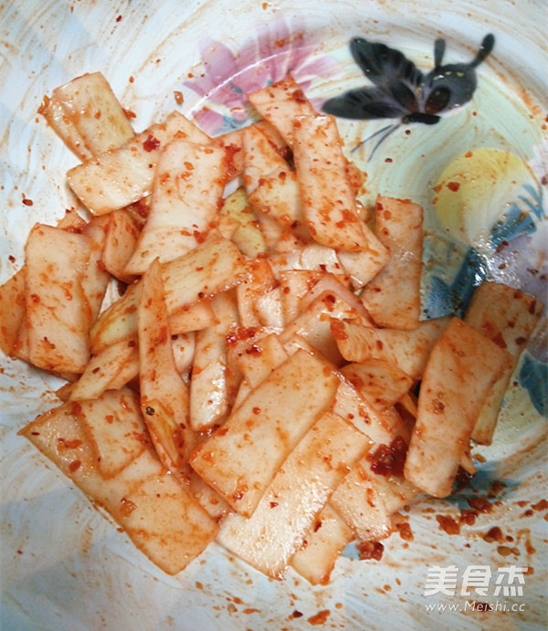 Korean Spicy Radish Peel recipe