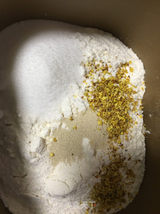 Sesame Osmanthus Distilled Cakes recipe