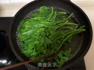 Stir-fried Vegetable Moss with Oil Residue recipe