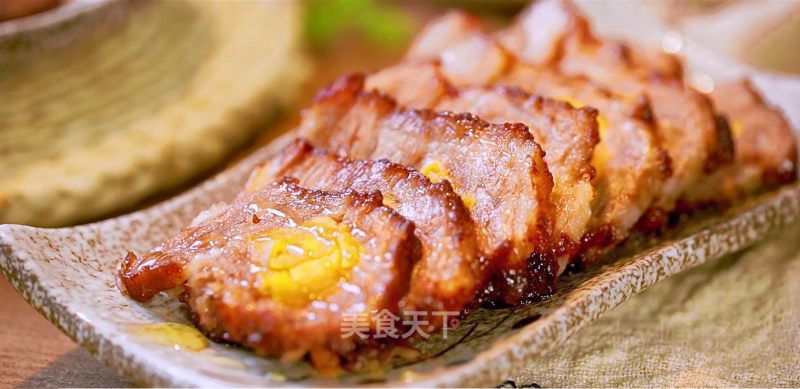 Barbecued Pork with Egg Yolk in Rice Cooker recipe