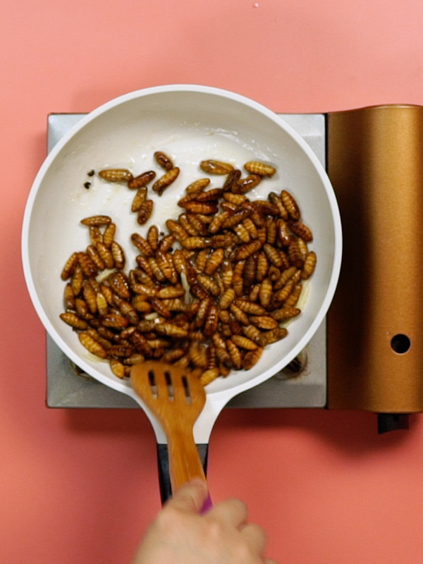 Dry Stir-fried Silkworm Pupa recipe