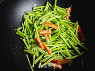 Stir-fried Water Spinach Stems recipe