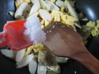 Pickled Mustard Slices, Duck Egg and Fried Whip Bamboo Shoots recipe