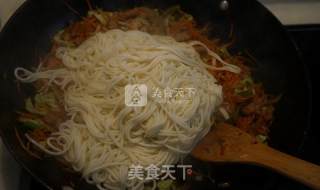 Fried Noodles with Shredded Pork and Vegetables recipe