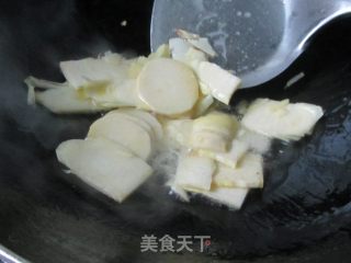 Stir-fried Beef with Winter Bamboo Shoots and Cauliflower recipe