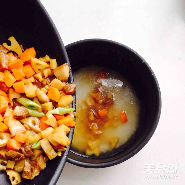 Braised Rice with Lotus Root and Carrots recipe